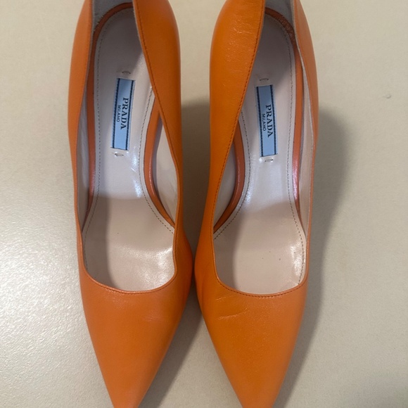 Prada heels - Picture 2 of 4